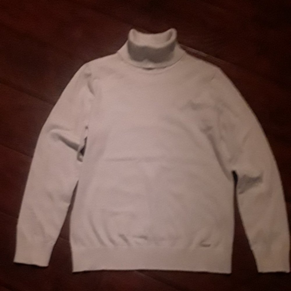 White Tommy Hilfiger Turtleneck Sweater *Never Worn*